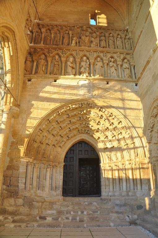 Las Cantigas Villalcázar de Sirga Exterior foto